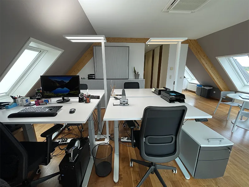 Bureau Équipé Lumineux Weiswampach Bureau individuel entièrement meublé et équipé à Weiswampach