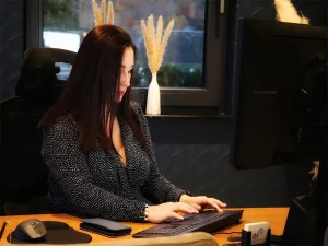 secretaire-gestion-entreprise-luxembourg-weiswampach Secrétaire en plein travail au Luxembourg à Weiswampach